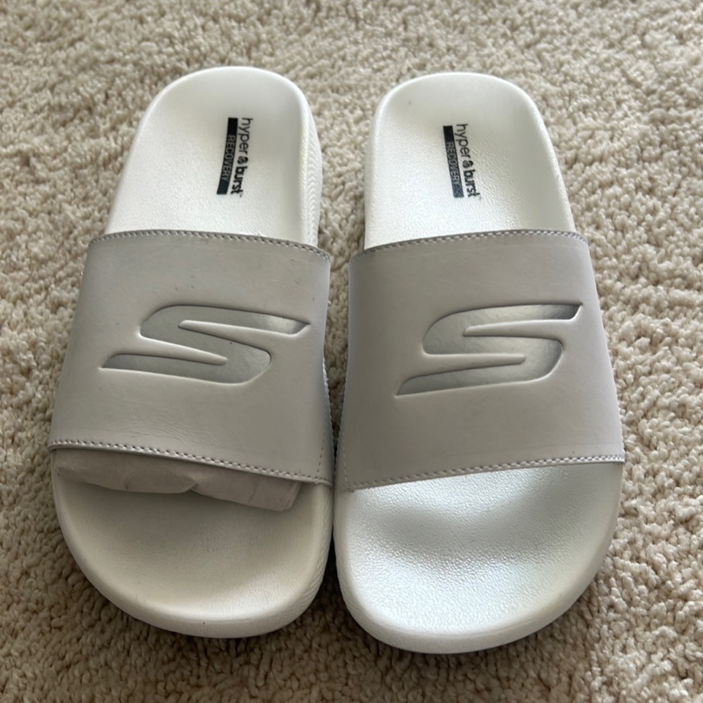 Skechers Hyper Burst Recovery Slip ons